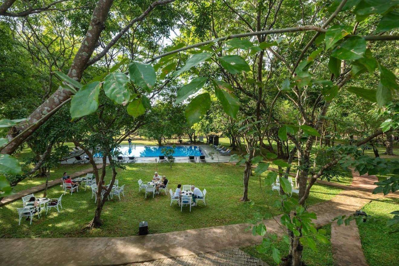 Kassapa Lions Rock Hotel Sigiriya Exterior photo