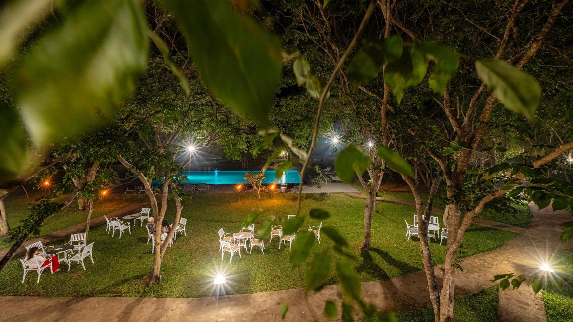 Kassapa Lions Rock Hotel Sigiriya Exterior photo