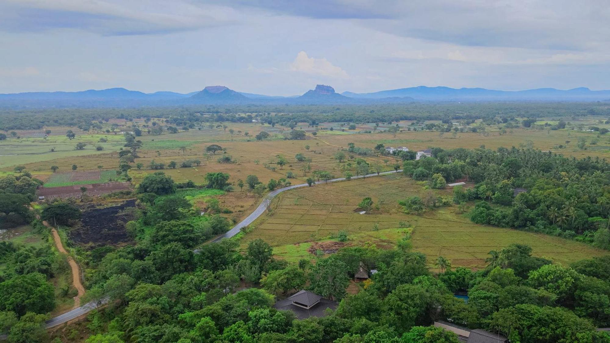 Kassapa Lions Rock Hotel Sigiriya Exterior photo